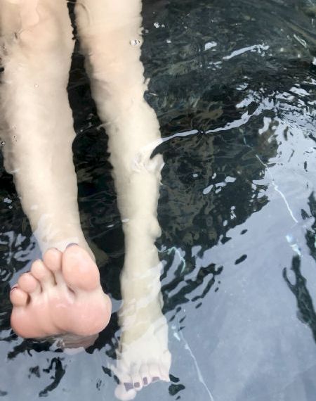 上海爷叔现身被大量股民围观